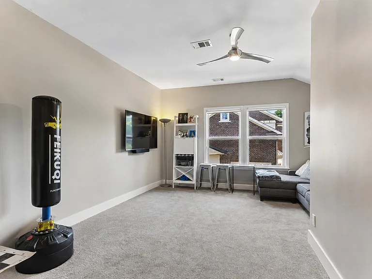 3926 Vailwood Dr — Photo 48