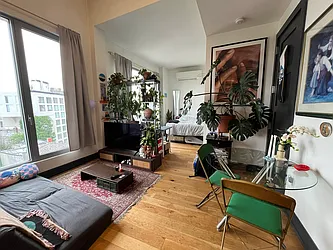 10 Montieth Street