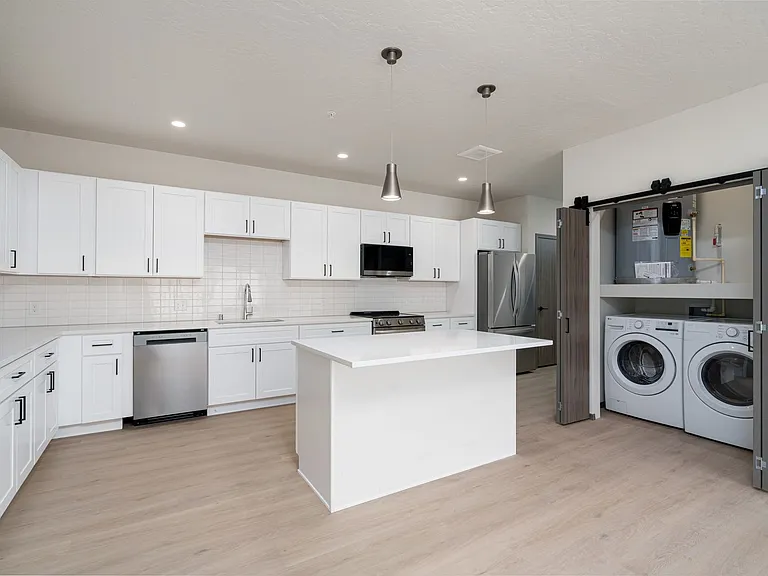 The Vistas Apartments at Beacon Hill — Photo 49