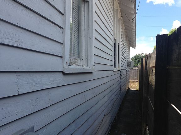 2nd image of 2717 Saint Ann St