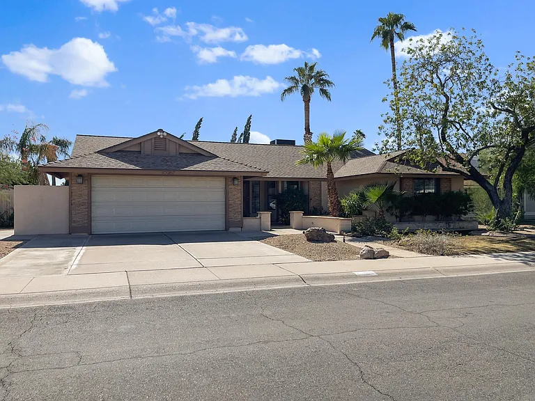 10967 E Cortez St — Photo 1