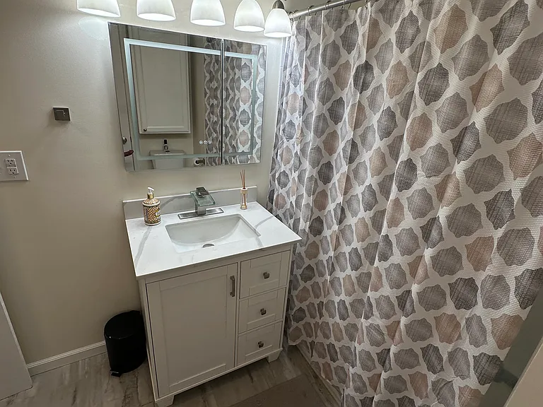 10663 N Park Ave — Photo 6