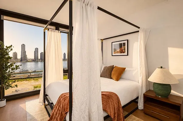 Bedroom, photo 1