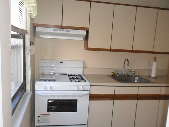 5th image of 91 Tulip Ave #R-a1
