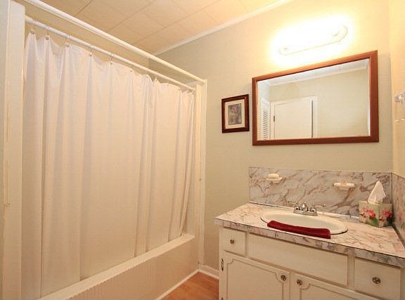 4th image of 205 Thoroughbred Dr
