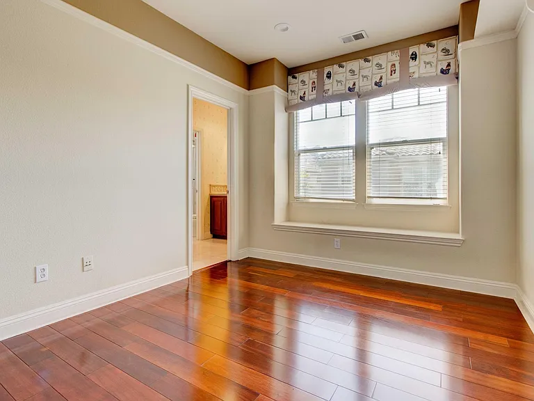 49200 Tulip Ter — Photo 19