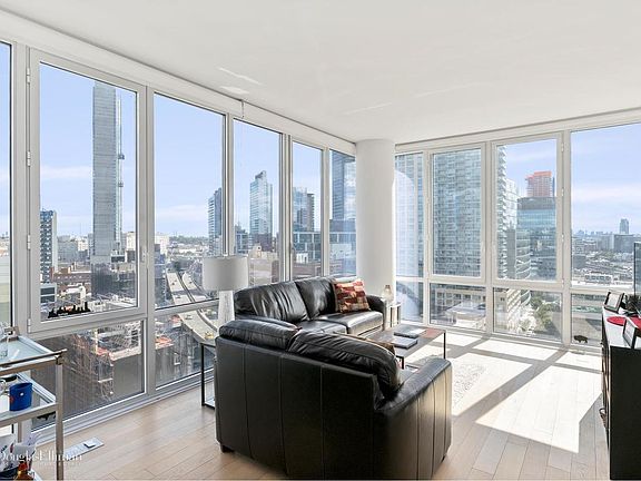 2nd image of 4220 24th St APT 12H