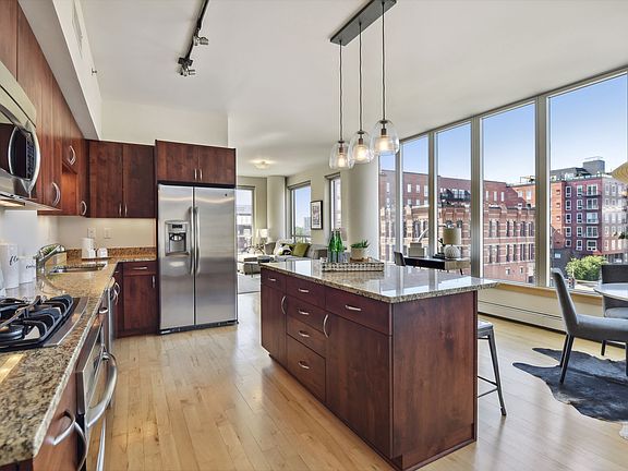 3rd image of 215 10th Ave S Unit 438