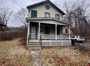 27 Lilac Ln APT 2, Troy, NY 12180