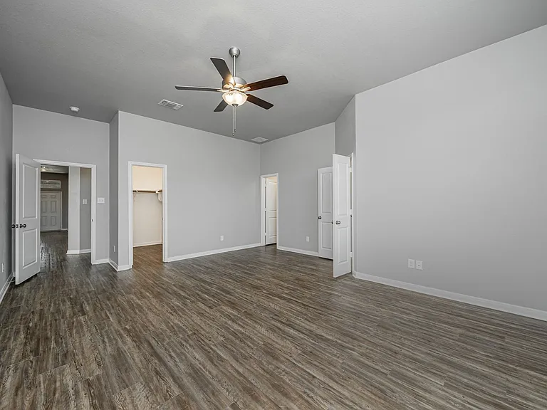 521 Fallbrook Dr — Photo 22