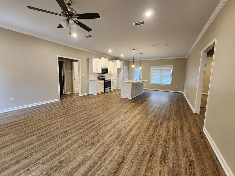 117 Stonebriar Dr — Photo 2