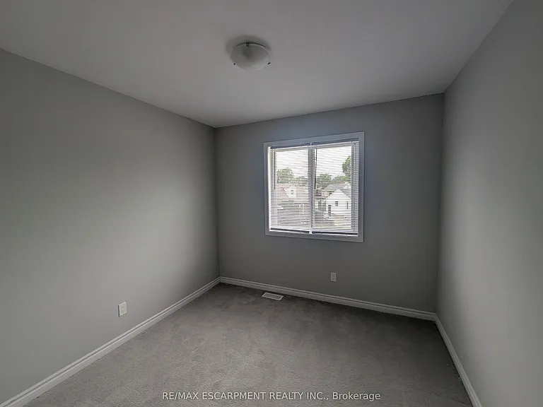82 Saint George St — Photo 11