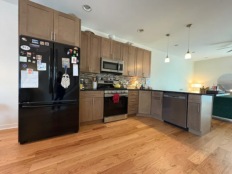 2516 Grays Ferry Ave — Photo 34