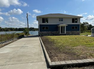 5974 Carroll Lake Rd, Commerce Township, MI 48382