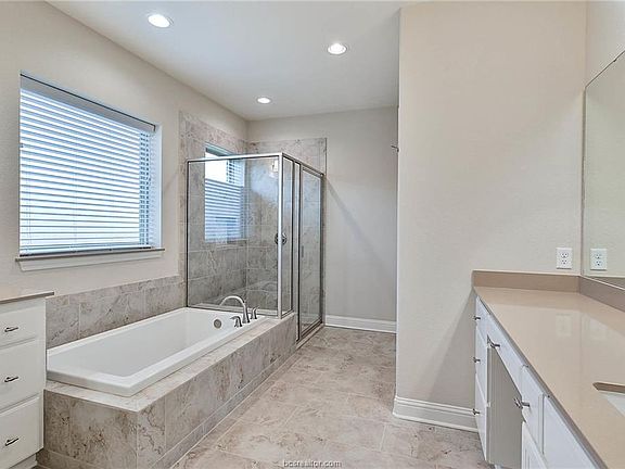3rd image of 5136 Maroon Creek Dr