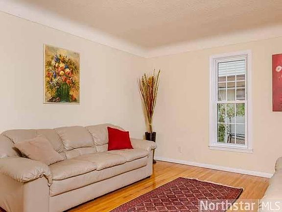 3rd image of 6741 Wentworth Avenue