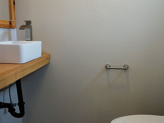 5th image of 710 Pacific Ave N #4