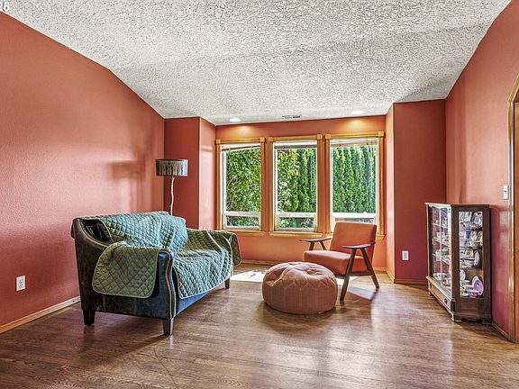 5th image of 2518 NE 89th Cir