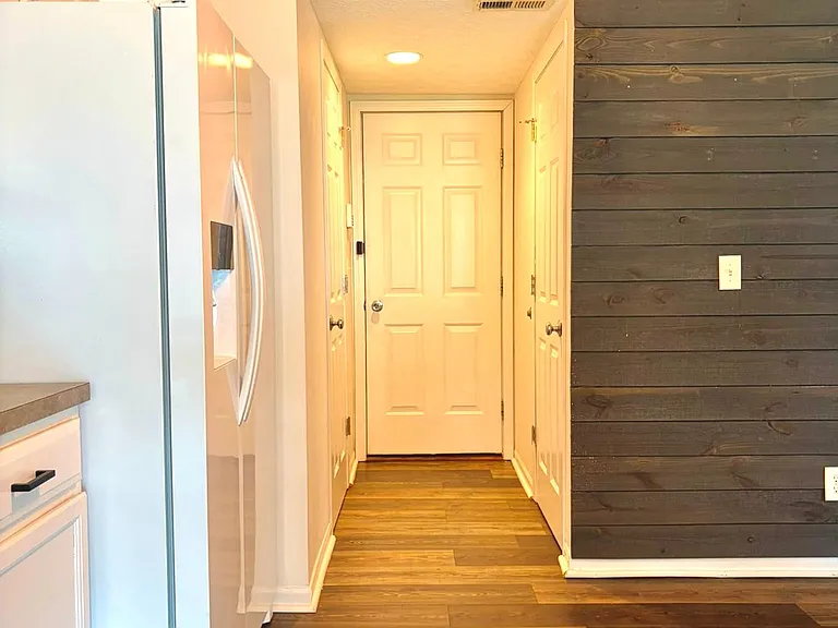 5790 Lonerise Ln — Photo 10