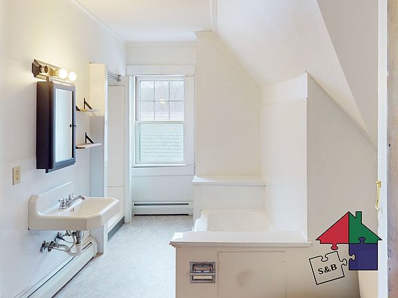 5th image of 38 School St #4