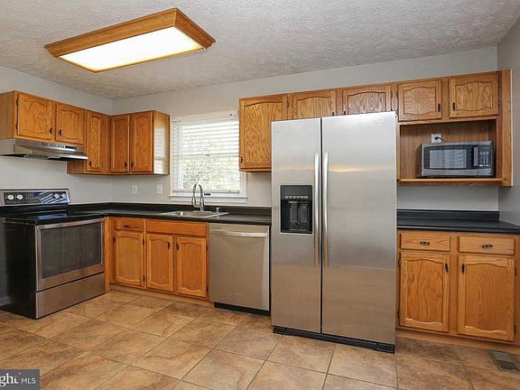 4th image of 8026 Escalon Ave