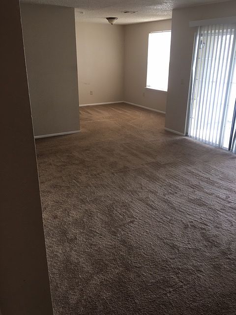 2nd image of 3944 Versailles Dr