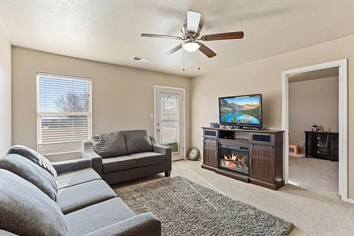 1383 Peppoli Loop SE — Photo 6
