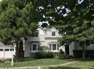 147 Shore Rd, Old Greenwich, CT 06870