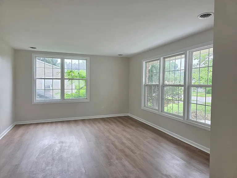 127 Kenmar Dr — Photo 6