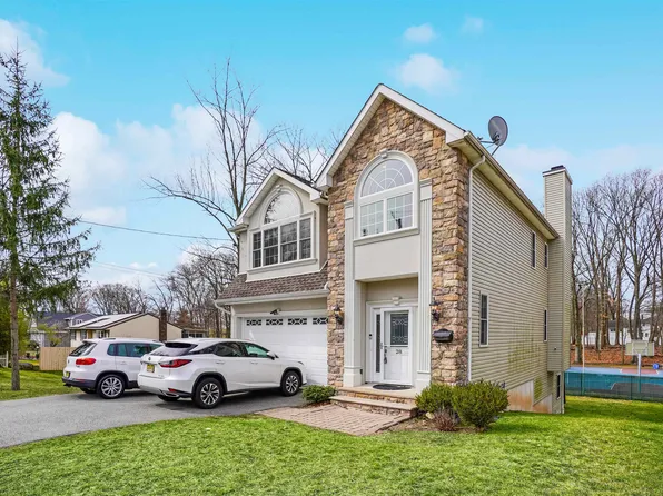 28 Spruce Ave, Emerson, NJ 07630