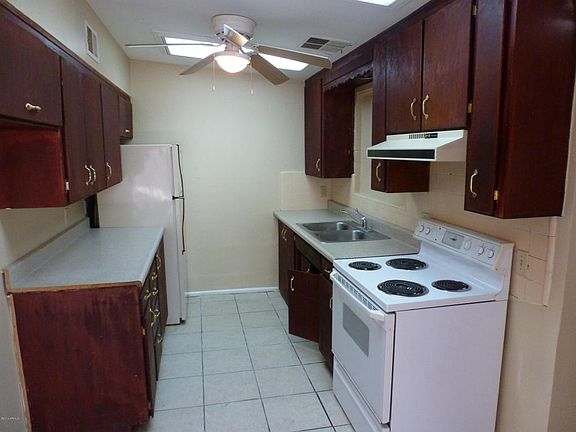 5th image of 852 E 4th Pl APT B