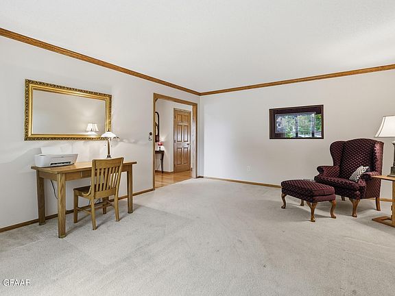 5th image of 1401 Norland Cir