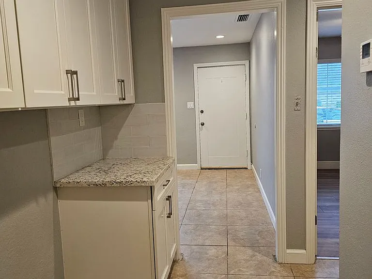 1448-1454 Carleton Dr #1448-1454 — Photo 16
