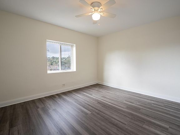 4th image of 755 Flicker St