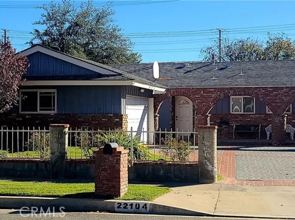 22104 Alamogordo Rd, Santa Clarita, CA 91350