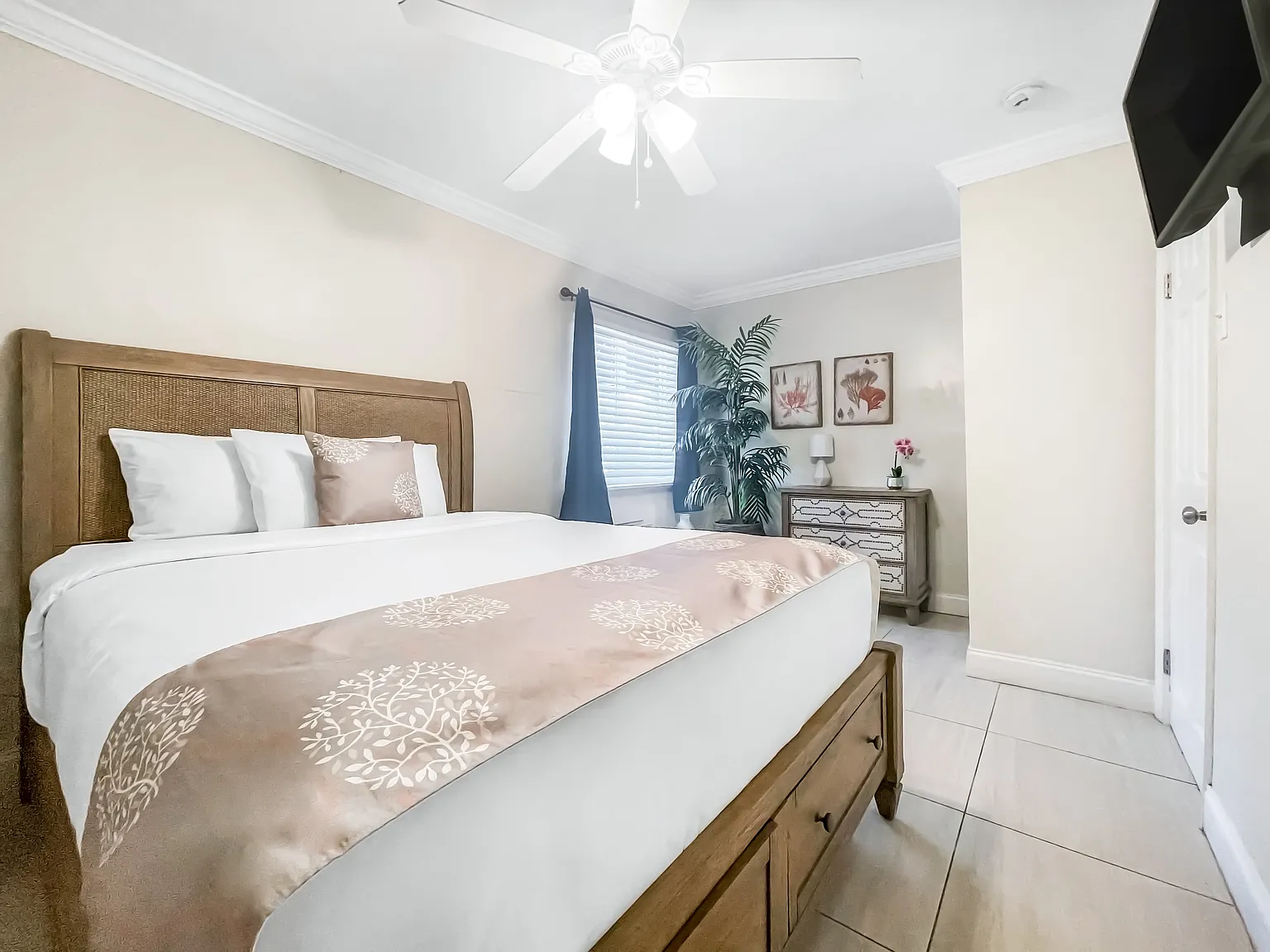 2 bed, 1095 sqft, $2,500 — Photo 4