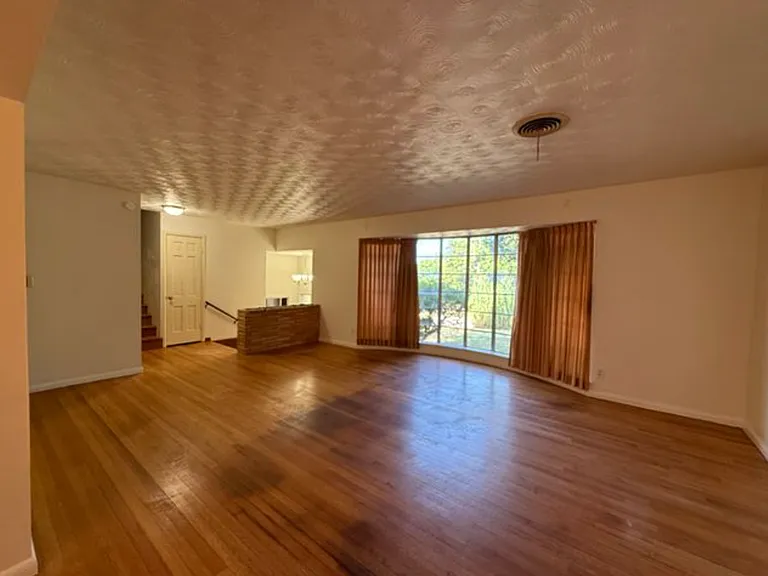 2834 Ava Ln — Photo 3