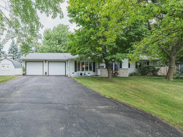 406 Circle Dr, Braham, MN 55006