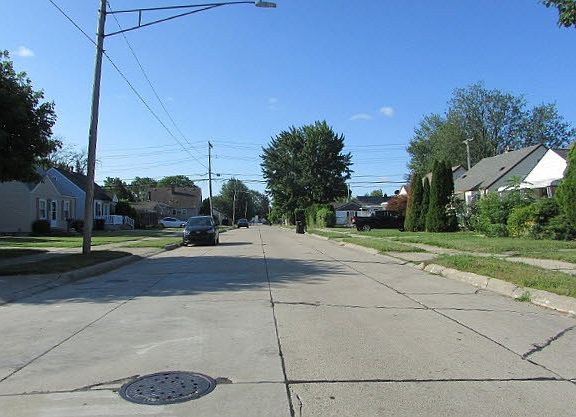 4th image of 28222 Schram St