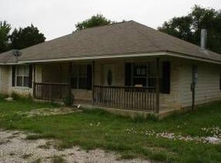 21229 Ann Showers Dr, Elgin, TX 78621