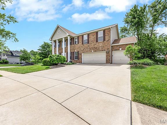 5th image of 7302 Macleod Ln