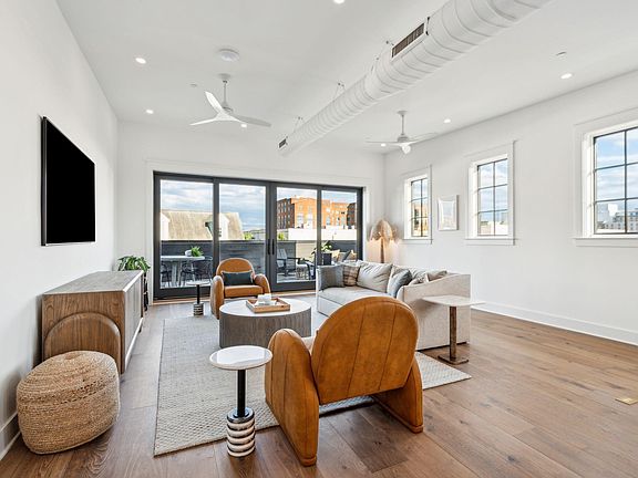 5th image of 651 King St