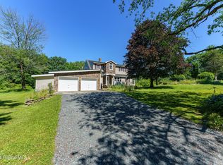 97 Stuffle St, Cropseyville, NY 12052