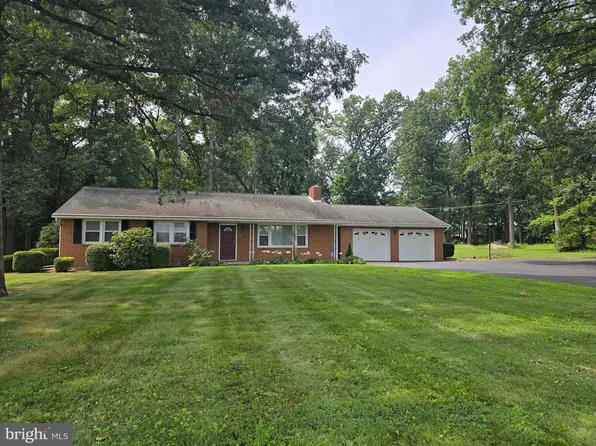 1046 Rockledge Dr, Carlisle, PA 17015