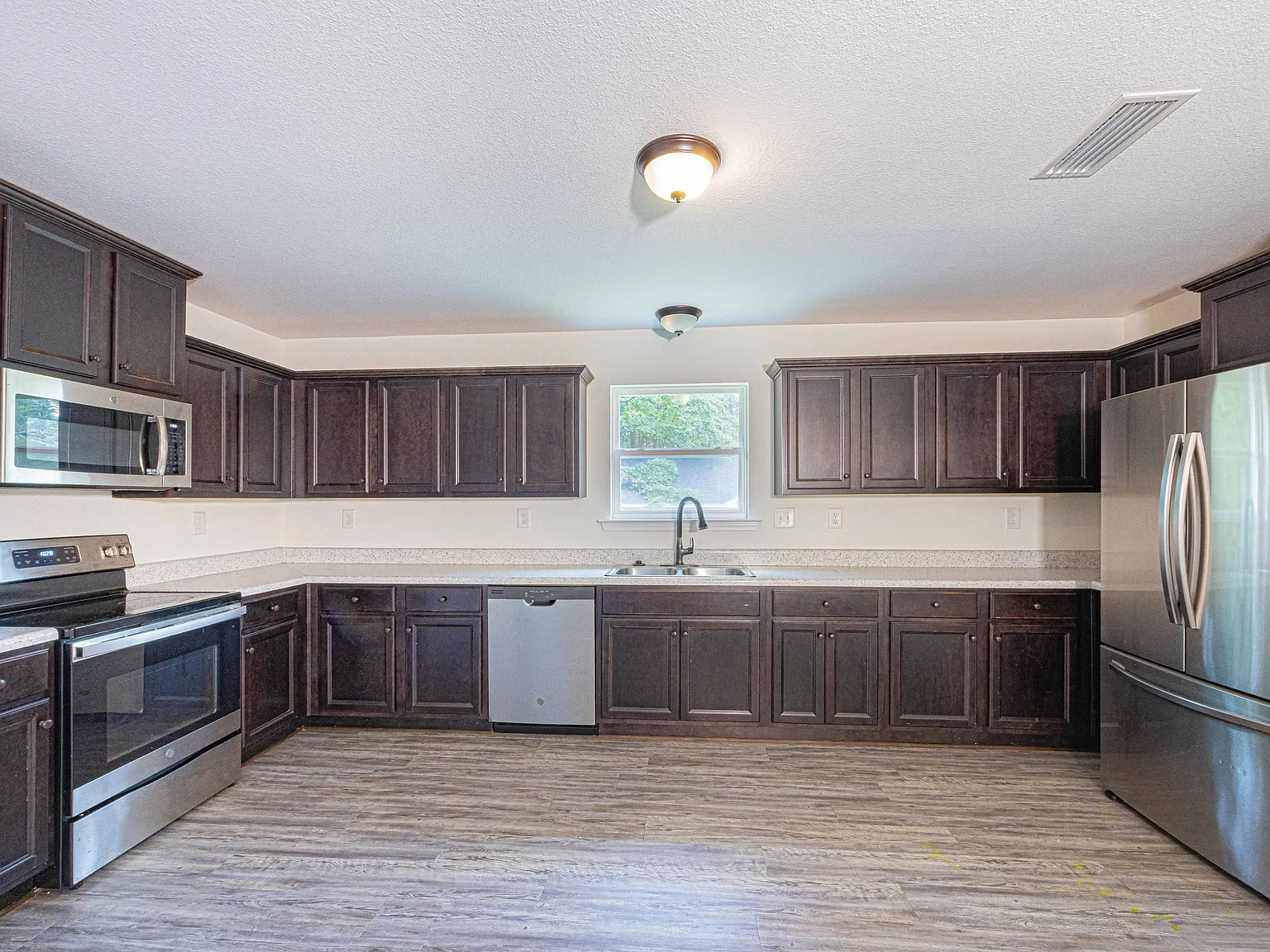 118 Michael Loop - 1 — Photo 3
