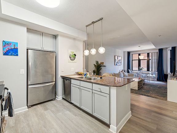 2nd image of 400 Massachusetts Ave NW APT 910