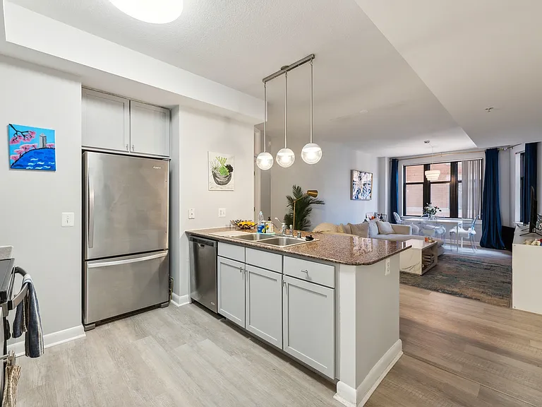 400 Massachusetts Ave NW #910 — Photo 2