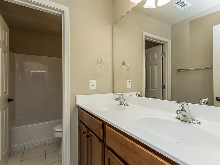 3925 Village Estates Ct — Photo 15