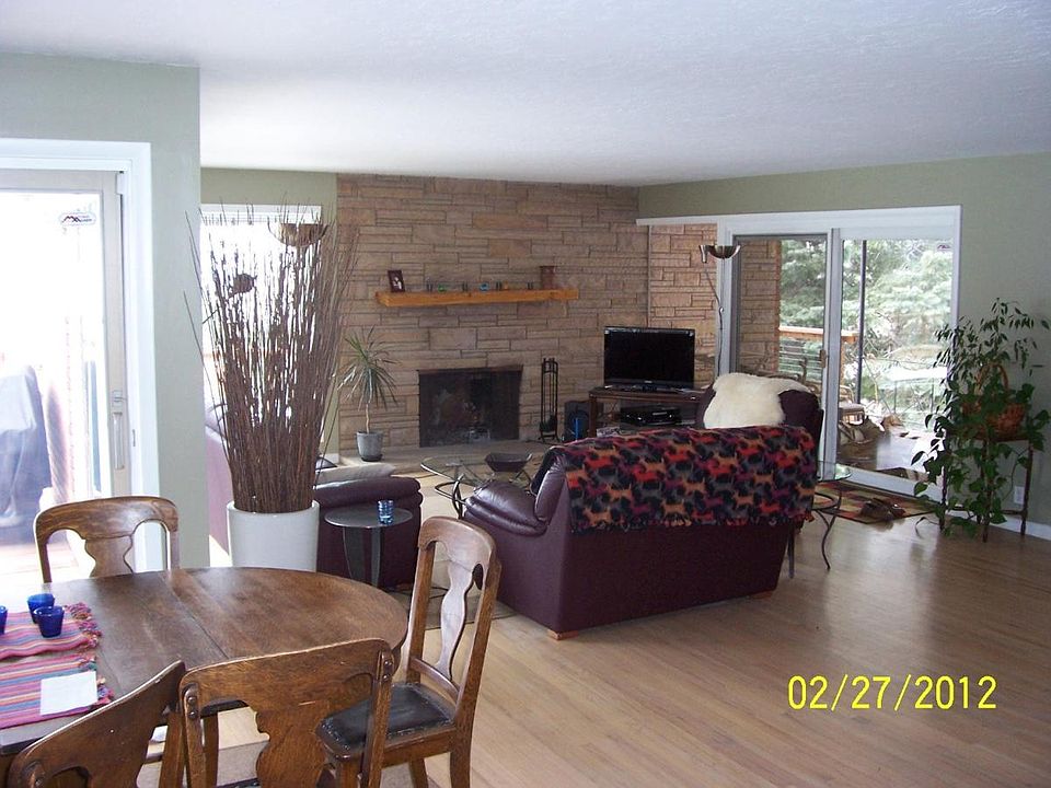 Living room 2