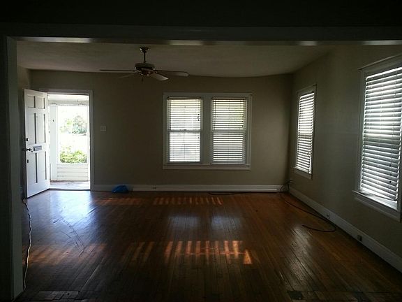 3rd image of 418 Louisiana Ave #1